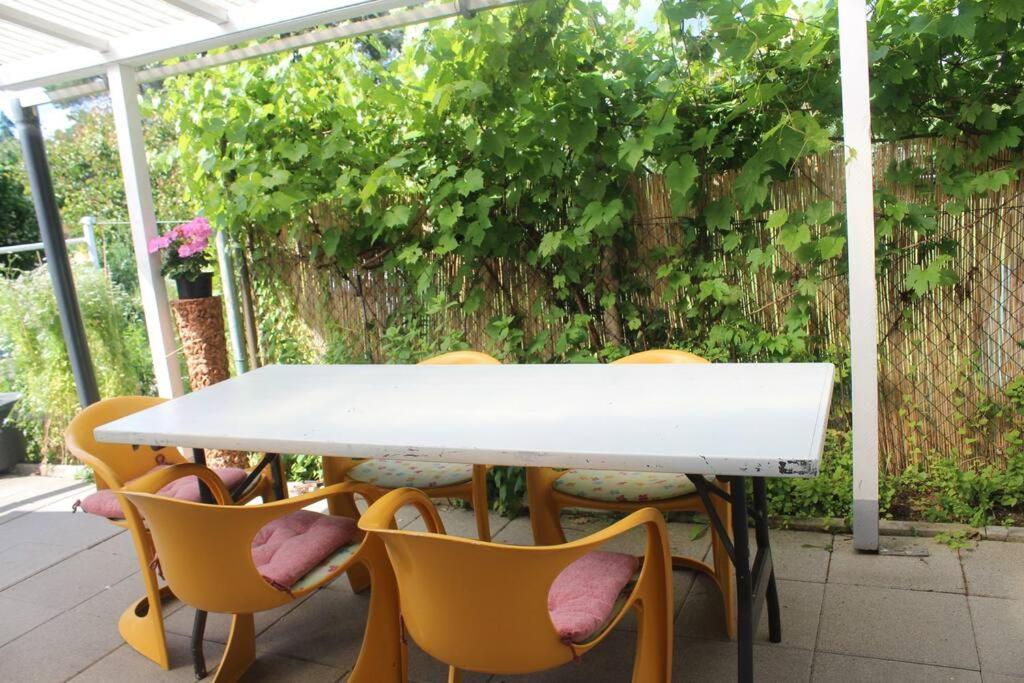 Kleines Haeuschen Am Garten In Darmstadt Extérieur photo
